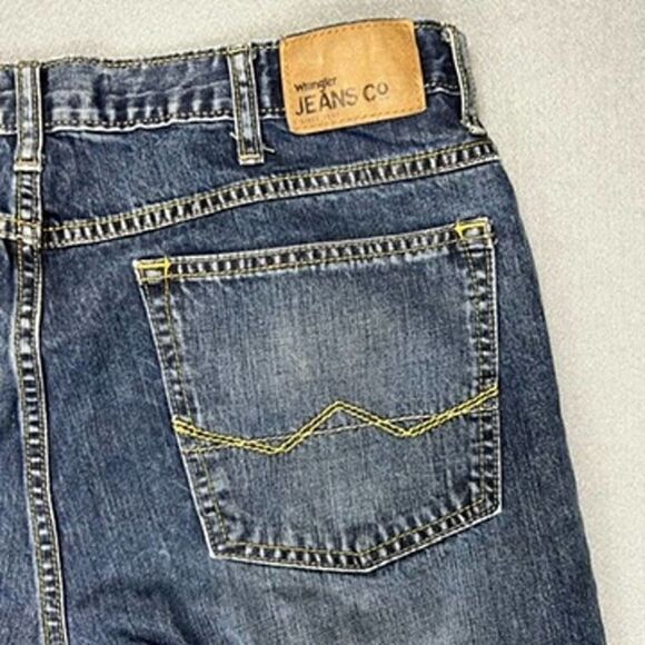 Wrangler Jeans Mens 34x32 Relaxed Straight Dark Wash Cotton Denim Thick Stitch - Picture 7 of 12